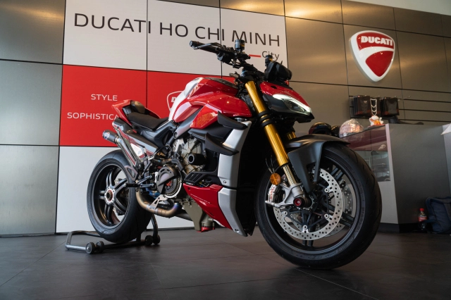 Ducati streetfighter v4 s độ gần 2 tỷ đồng của biker việt sở hữu 4 chữ ký đắt giá