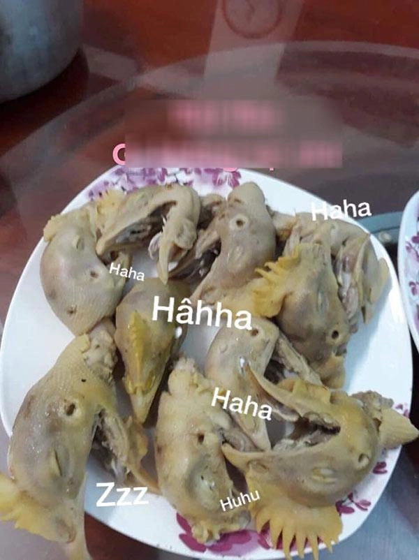 Được ngày bố vào bếp làm cơm đãi cả nhà con vừa mở vung liền hồn bay phách lạc