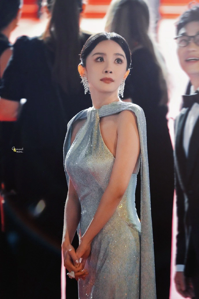 Dương mịch đẹp như tiên tử tại cannes lộ nhan sắc thật qua ảnh cam thường khiến cđm sửng sốt
