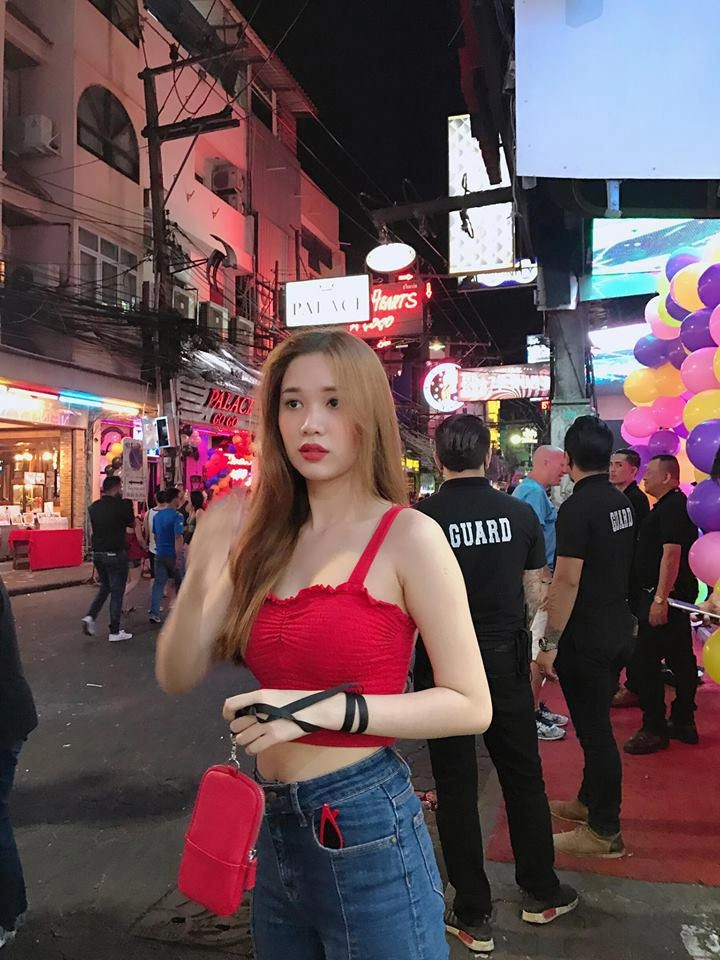 em gái mưa của ngọc trinh bất ngờ đăng ảnh bikini body và vòng một cực nóng bỏng