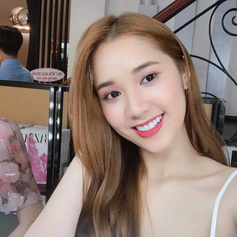 em gái mưa của ngọc trinh bất ngờ đăng ảnh bikini body và vòng một cực nóng bỏng