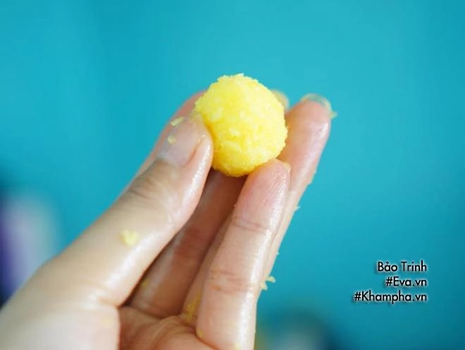 Gái xinh gợi ý cách làm bánh trung thu hoa sen chiên ngàn lớp đẹp mê mẩn hút nghìn like