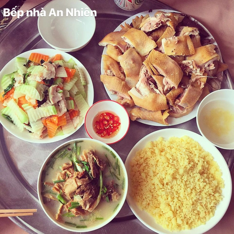 Gần 10 năm làm vợ 8x suốt ngày được chồng đi chợ nấu cơm chăm sóc như bà hoàng