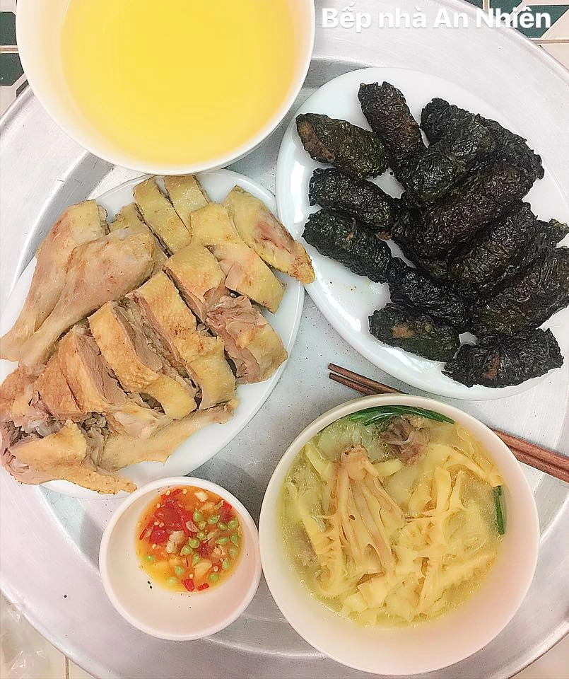 Gần 10 năm làm vợ 8x suốt ngày được chồng đi chợ nấu cơm chăm sóc như bà hoàng