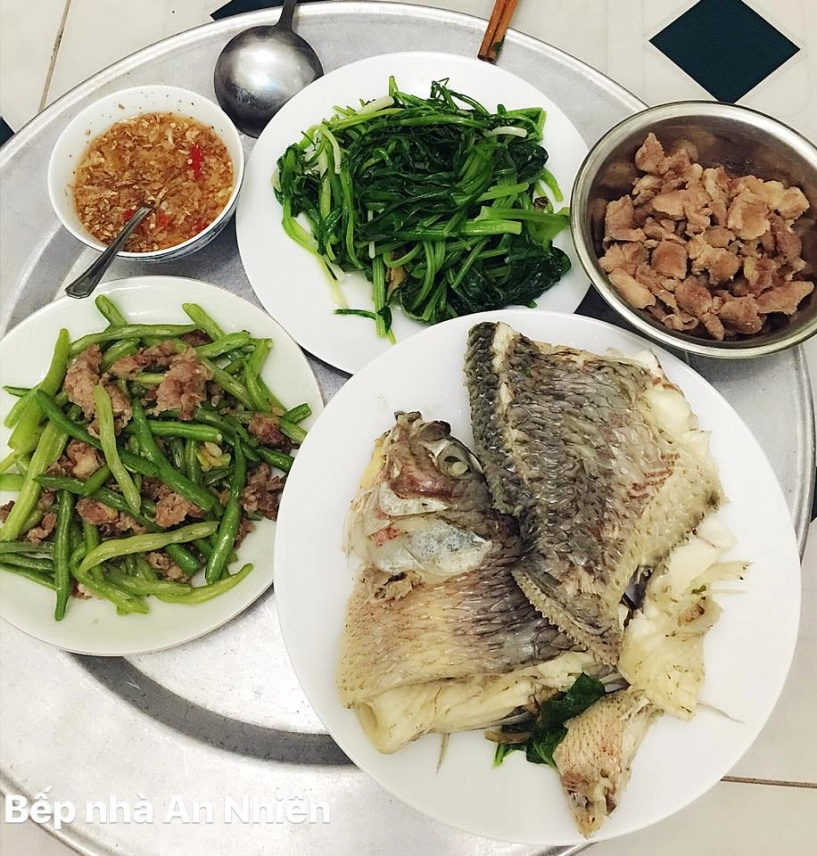 Gần 10 năm làm vợ 8x suốt ngày được chồng đi chợ nấu cơm chăm sóc như bà hoàng