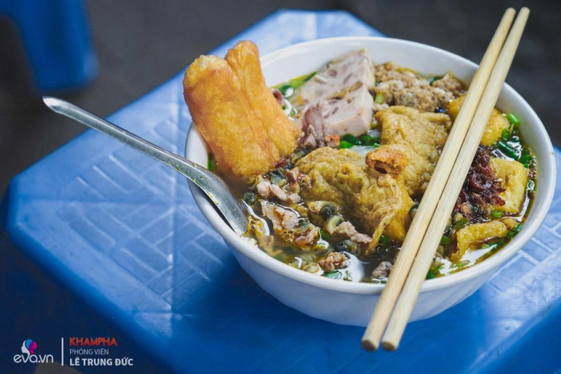 Gánh bún riêu khắc sâu căm thù độc đáo ở hà nội hơn 30 năm nuôi sống cả gia đình