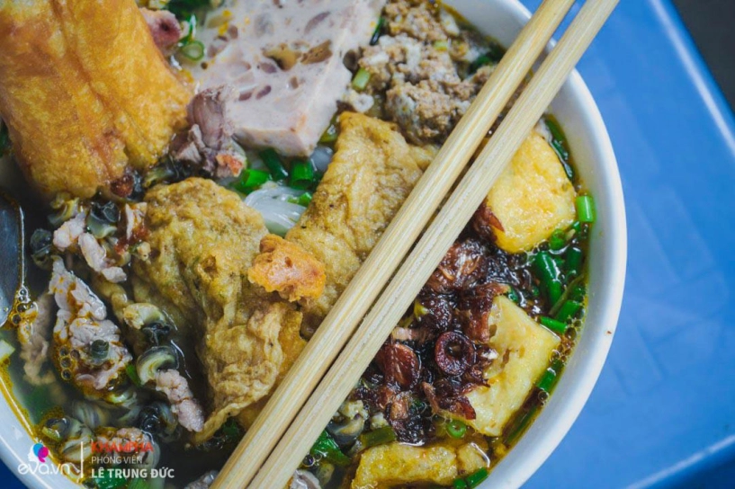 Gánh bún riêu khắc sâu căm thù độc đáo ở hà nội hơn 30 năm nuôi sống cả gia đình