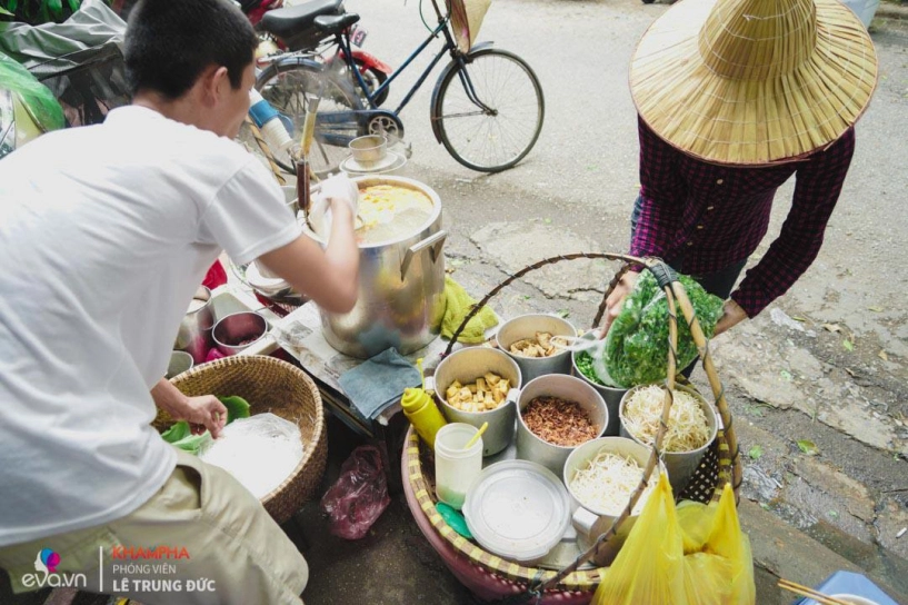 Gánh bún riêu khắc sâu căm thù độc đáo ở hà nội hơn 30 năm nuôi sống cả gia đình