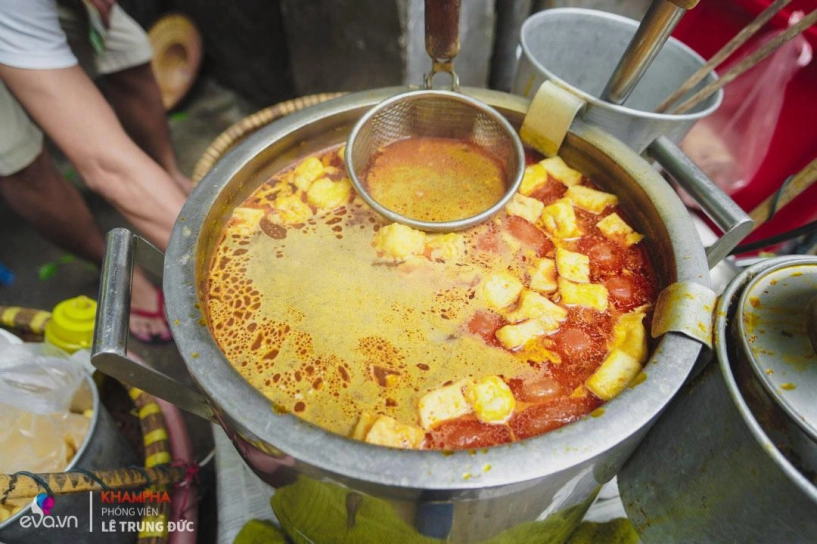 Gánh bún riêu khắc sâu căm thù độc đáo ở hà nội hơn 30 năm nuôi sống cả gia đình