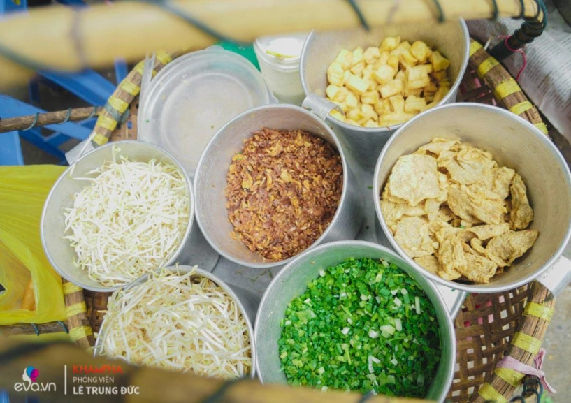 Gánh bún riêu khắc sâu căm thù độc đáo ở hà nội hơn 30 năm nuôi sống cả gia đình