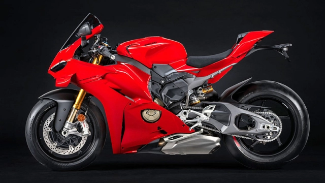 Gắp đôi trên panigale v4 2025 chắc chắn không đẹp nhưng liệu có tốt hơn gắp đơn pro-arm trước đây