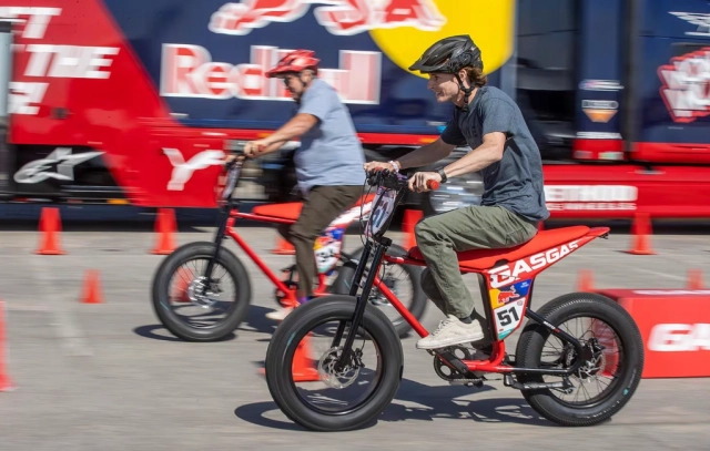 Gasgas ra mắt xe đạp điện mới với đội supercross 2024