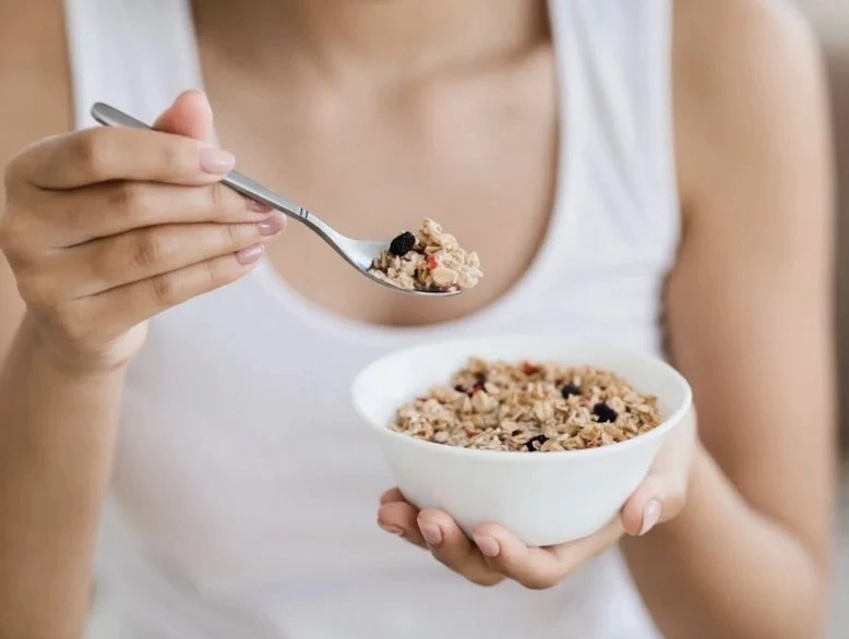 Giảm cân giữ dáng bằng quy tắc chiếc đĩa giúp chị em ăn mà uống không lo béo phì