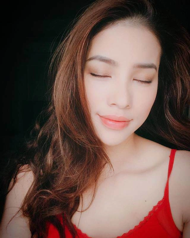 Giấu nhẹm từ lúc đăng quang nay phạm hương mới dám tiết lộ điều này sau tin đồn sinh nở
