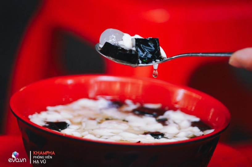 Gió mùa lại nhớ hương vị dẻo thơm của quán xôi chè gần một thế kỷ nổi tiếng hà thành