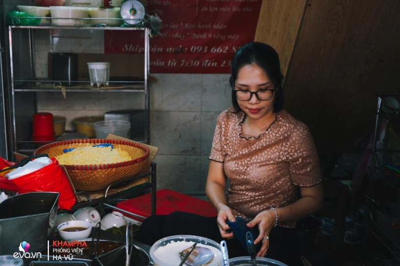 Gió mùa lại nhớ hương vị dẻo thơm của quán xôi chè gần một thế kỷ nổi tiếng hà thành