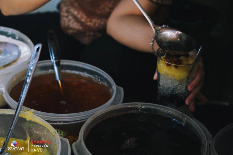 Gió mùa lại nhớ hương vị dẻo thơm của quán xôi chè gần một thế kỷ nổi tiếng hà thành