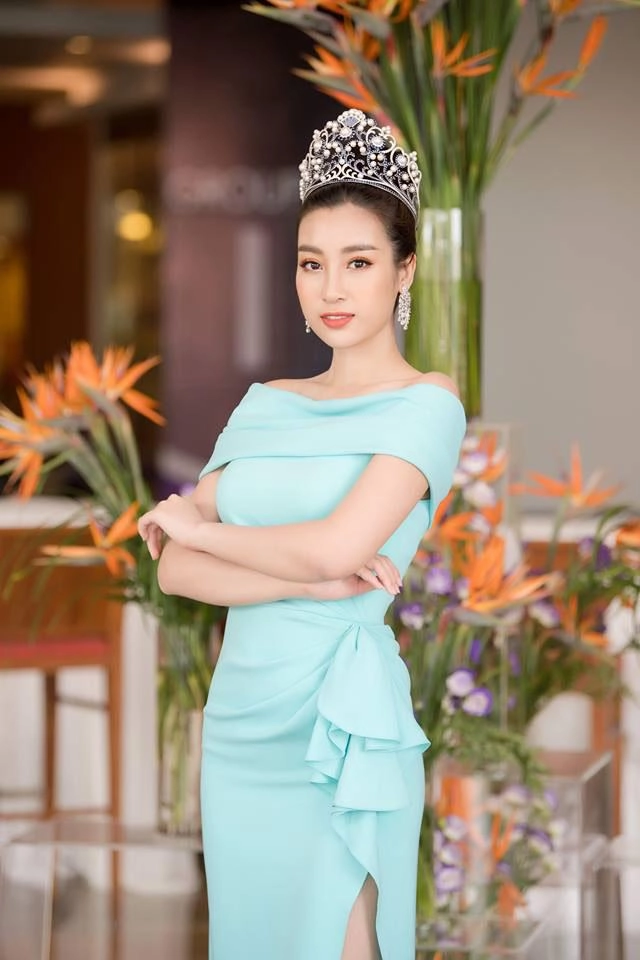 H hen niê và hà kiều anh đẹp bất phân thắng bại với váy bất đối xứng