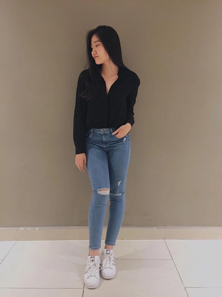 Hai cô em gái cười duyên y hệt trấn thành thân thiết với chị dâu hari won là ai
