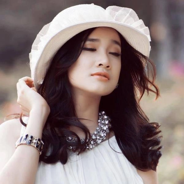 Hành trình lột xác ngoại hình từ sến sẩm đến sang chảnh của nhã phương