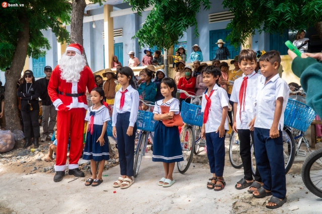Hành trình thiện nguyện vì con chữ cho các em học sinh khó khăn của đoàn xe mô tô phân khối lớn
