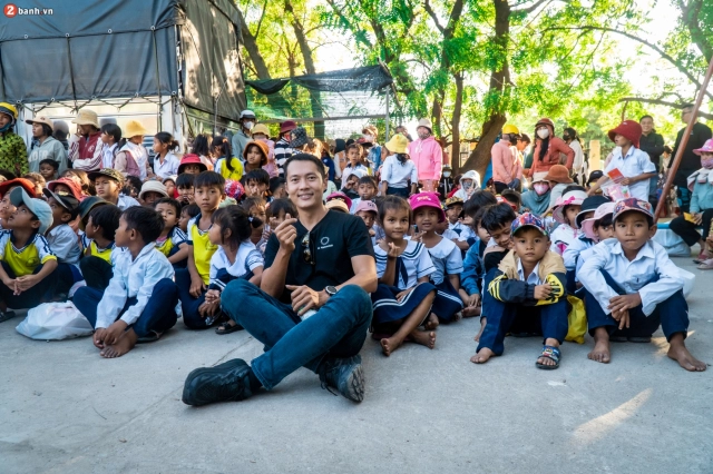 Hành trình thiện nguyện vì con chữ cho các em học sinh khó khăn của đoàn xe mô tô phân khối lớn
