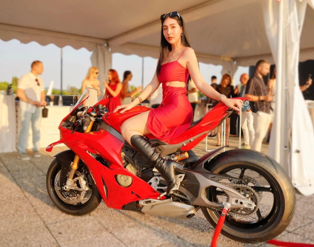 Hào hứng khi biết ducati panigale v4 s 2025 vừa ra mắt có sức mạnh và công nghệ đỉnh của chóp