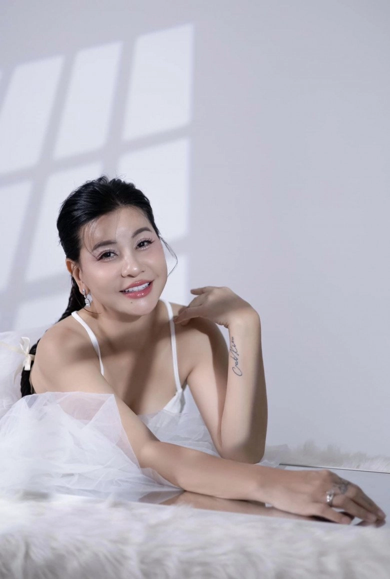 Hậu chia tay kiều minh tuấn cát phượng khăng khăng đẹp tự nhiên 100 nhưng nay quay xe thừa nhận đụng dao kéo