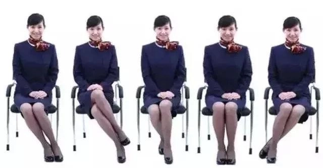 Hè ăn mặc mát mẻ cần học 6 mánh khóe tránh hớ hênh của các sao