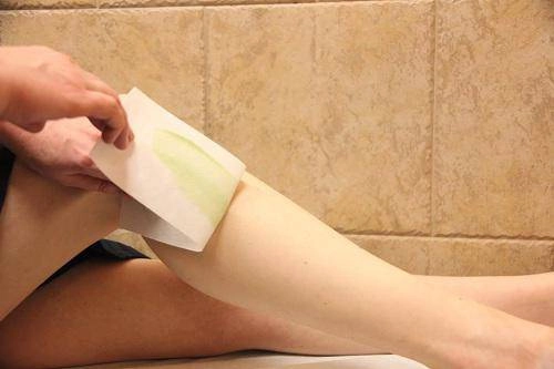 Hè rồi đi biển chẳng dám mặc bikini vì chân nhiều lông hãy áp dụng ngay 2 công thức này