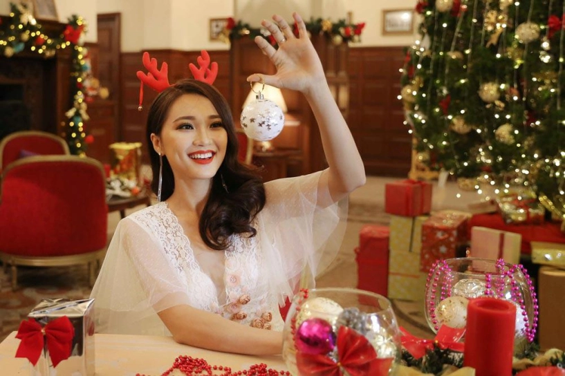 Hhhv ai hại hoàng thuỳ mà bỗng dưng người đẹp này xuất hiện với làn da trắng bệch