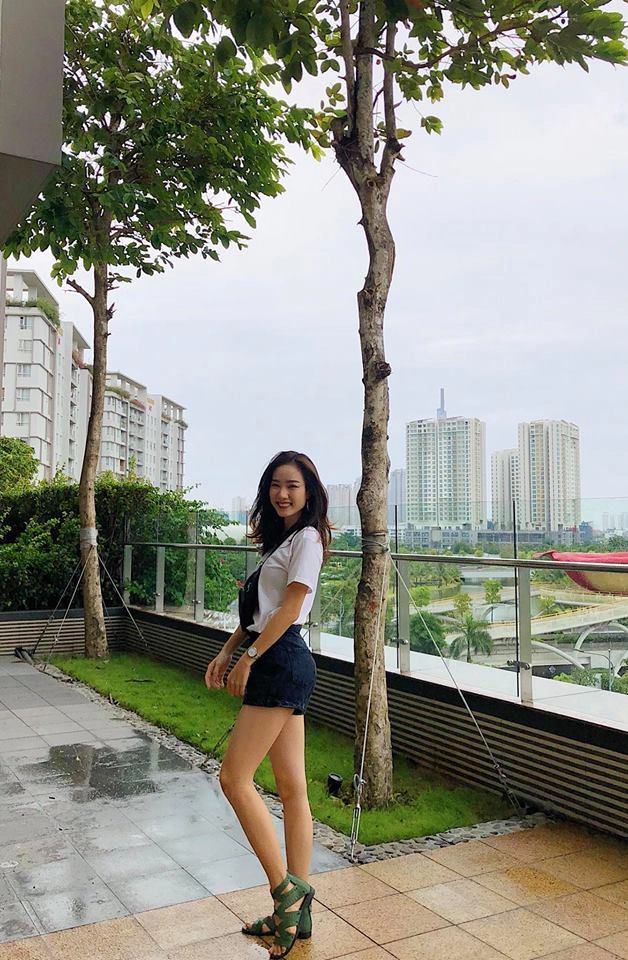 Hhvn 2018 xuất hiện bản sao hoàn hảo của thư ký kim vòng eo bé hơn cả ngọc trinh