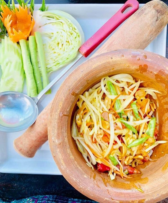 Hồ ngọc hà than thở ăn như chết đói sau chuyến detox thải độc dài ngày ở thái lan