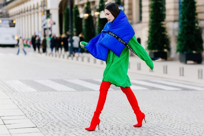 Hồ quỳnh hương khoe street style giáng sinh đẹp lung linh giữa lòng paris