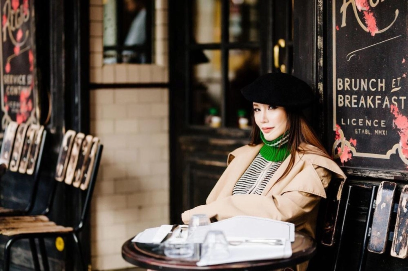 Hồ quỳnh hương khoe street style giáng sinh đẹp lung linh giữa lòng paris