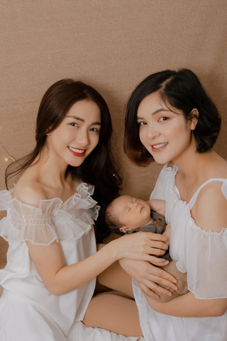 Hòa minzy có một chị gái là mc vtv không sinh đôi nhưng nhan sắc giống đến lạ ai cũng nhìn nhầm