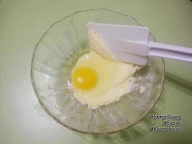 Hoa với quà không quan trọng bánh hoa hồng mới ý nghĩa cho mẹ ngày 8-3