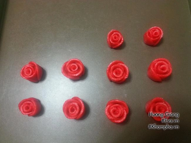Hoa với quà không quan trọng bánh hoa hồng mới ý nghĩa cho mẹ ngày 8-3