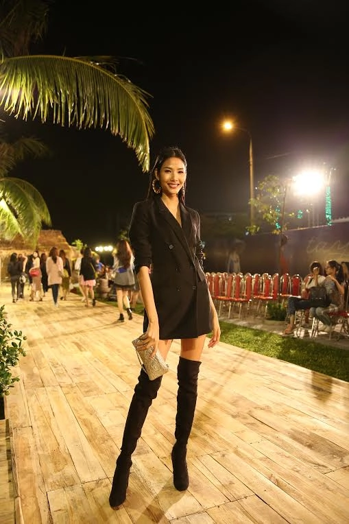 Hoàng thuy tranh thủ chạy show khi chung kết hoa hậu hoàn vũ đến gần