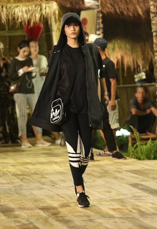 Hoàng thuy tranh thủ chạy show khi chung kết hoa hậu hoàn vũ đến gần