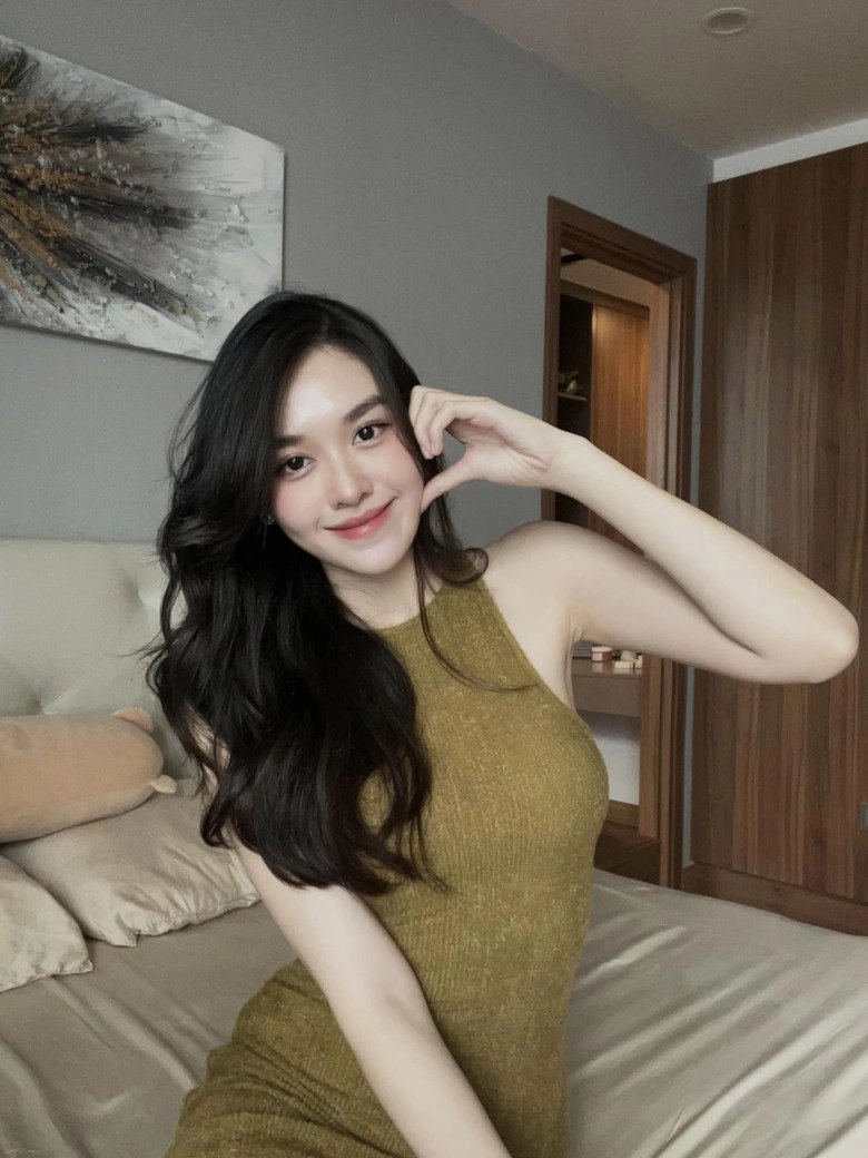 Hội gái một con trông mòn con mắt đứng cạnh ngọc trinh và tiểu vy không lép vế đẹp bất phân thắng bại