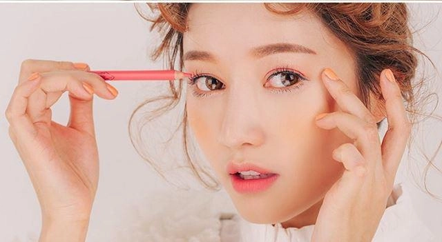 Hôm trước tư vấn thẩm mỹ nay thu thủy xúi cánh mày râu dao kéo khiến cđm ngỡ ngàng