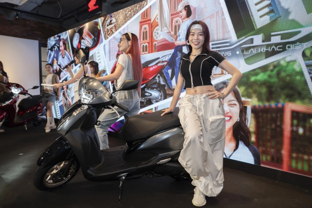Honda việt nam công bố giá lead 125 2025 làm ai cũng bất ngờ