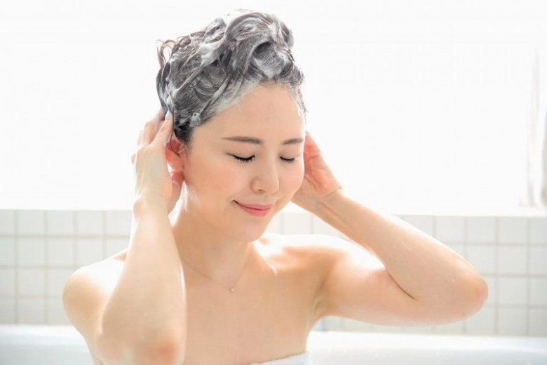 Hồng vân để lại kiểu tóc từng làm bao trai làng say đắm nhiều thập kỷ trôi qua vẫn là huyền thoại