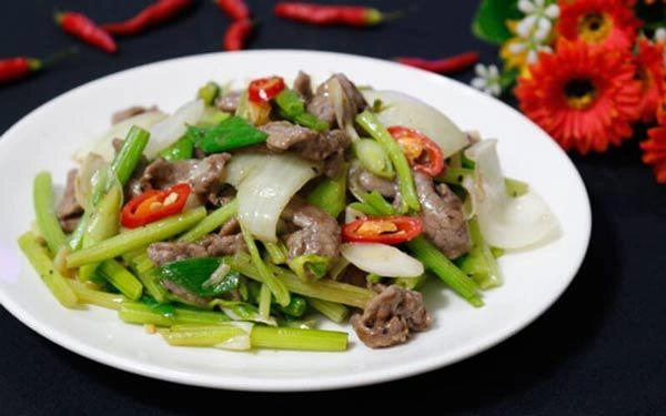 Hướng dẫn cách làm thịt bò xào hành tây đơn giản ngon đúng điệu