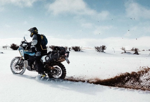 Husqvarna norden 901 expedition 2024 đề cao tính phiêu lưu hơn hẳn bản tiêu chuẩn