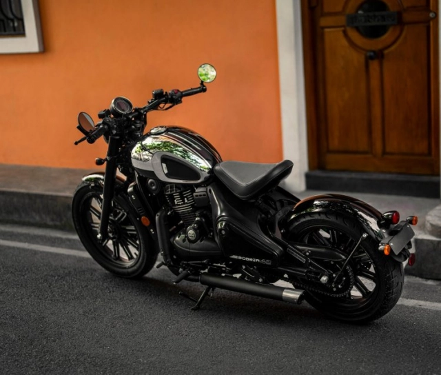 Jawa 42 bobber black mirror ra mắt - mẫu bobber mới với giá bán hấp dẫn