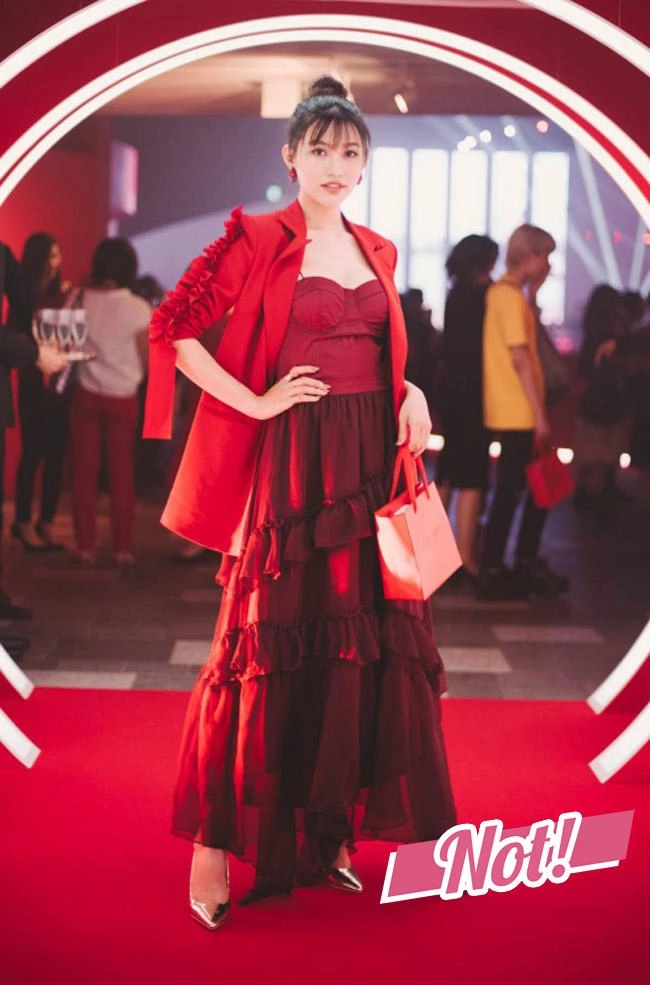 Jennifer phạm 3 con vẫn đẹp như nữ thần chiếc quần nhạy cảm khiến ngọc anh mất điểm