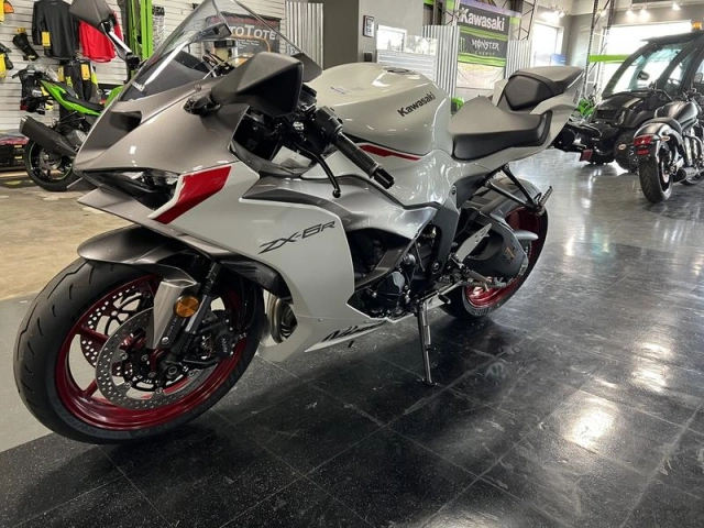 Kawasaki hé lộ ninja zx-6r hoàn toàn mới cho thị trường ấn độ tại ibw 2023