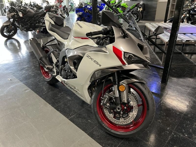 Kawasaki hé lộ ninja zx-6r hoàn toàn mới cho thị trường ấn độ tại ibw 2023